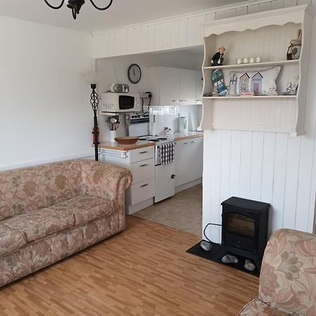 Homely 2 Bed On Popular Sunbeach Holiday Village- 5Min Walk To Beach, Near Great Yarmouth & Norfolk Broads Scratby 外观 照片